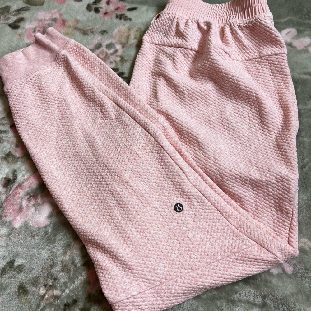 Beautiful soft pink lulu lemon joggers